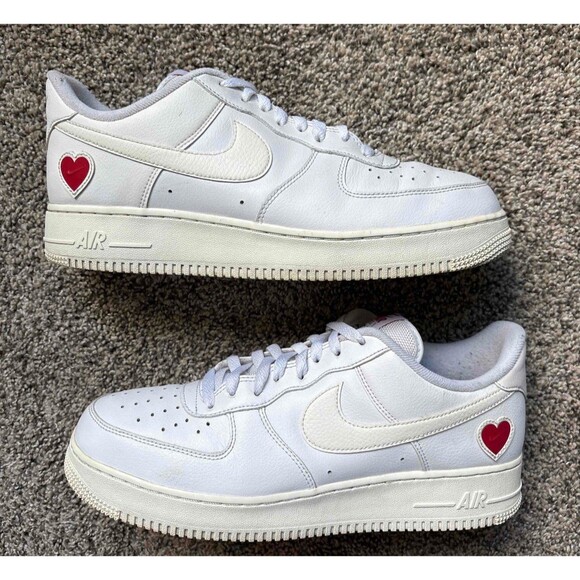 Nike Air Force 1 Valentines Day Size 11 Men's - Picture 1 of 7